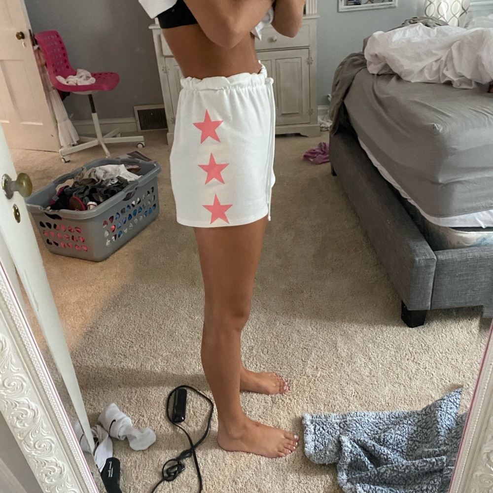 Fantastic Fawn white and pink star shorts